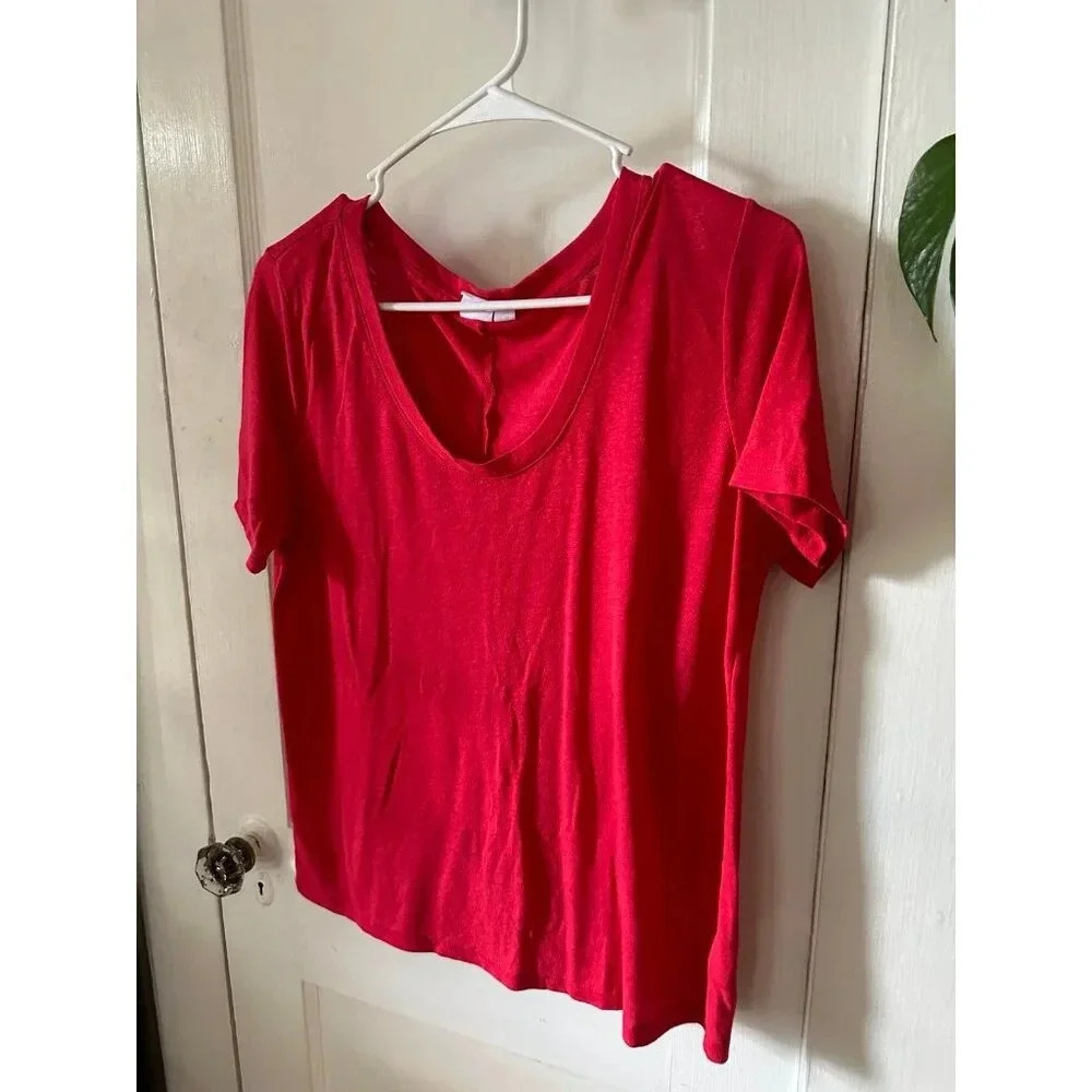 GAP Women’s size medium red t-shirt - Picture 2 of 6